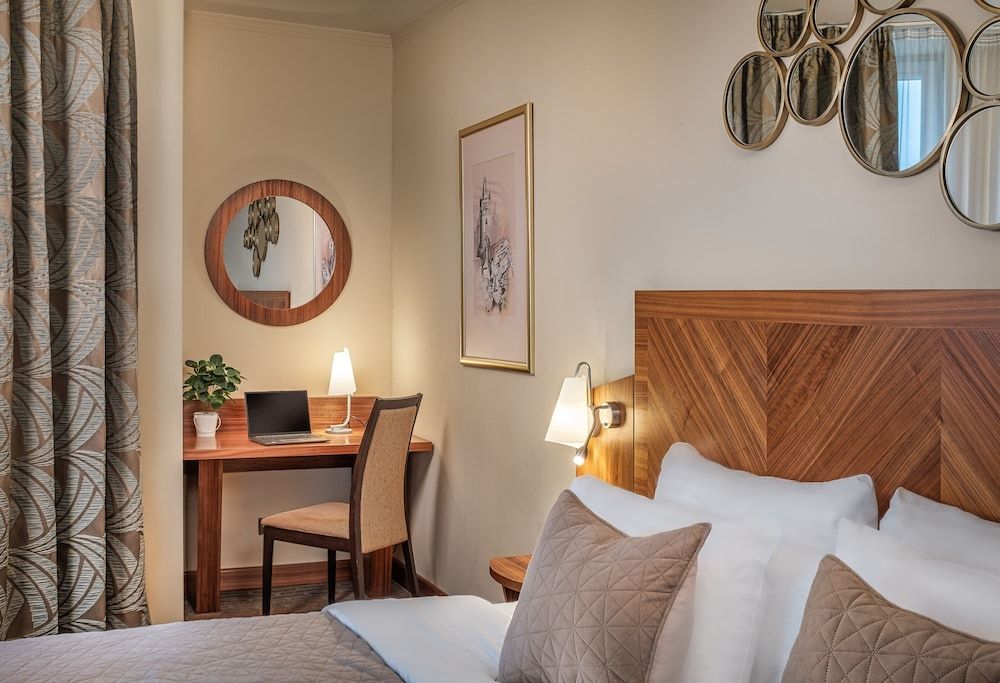 undefined Crown Palace Apartments by Adrez 3