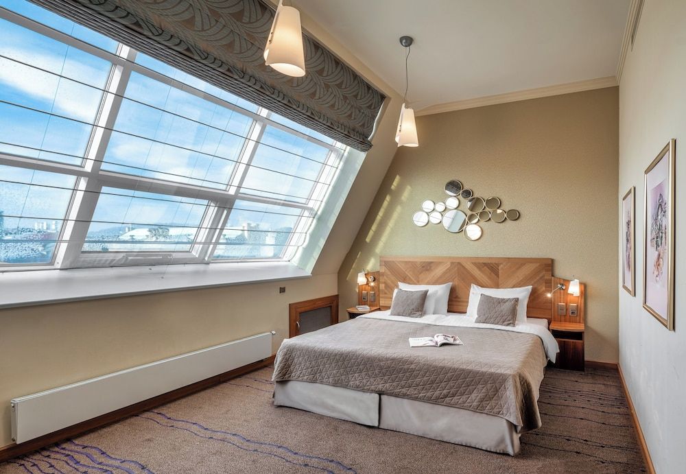 undefined Crown Palace Apartments by Adrez 6