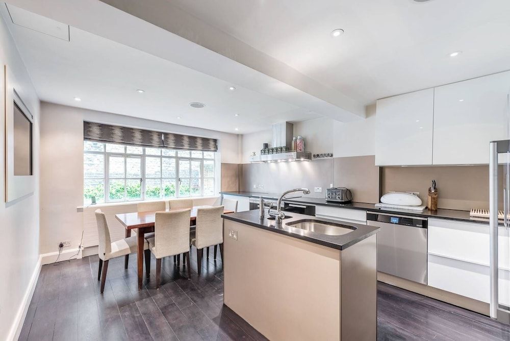 undefined Hans Place Apartments 6