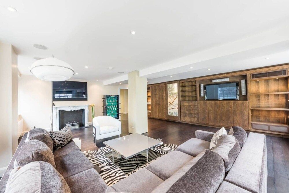 undefined Hans Place Apartments 9