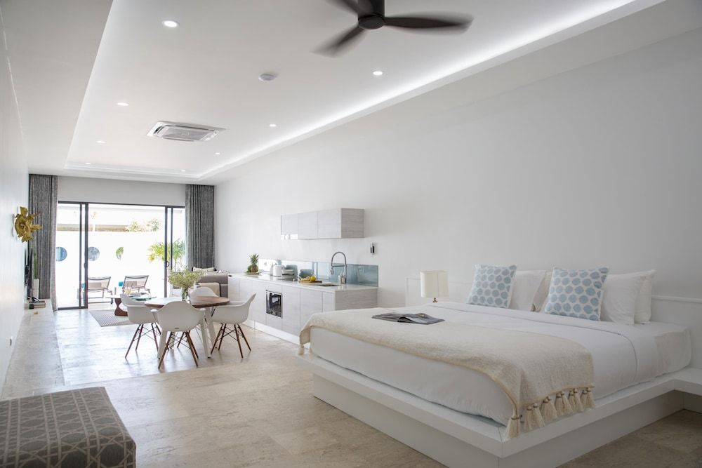 Skye Beach Hotel 1 Bedroom Pool Suite