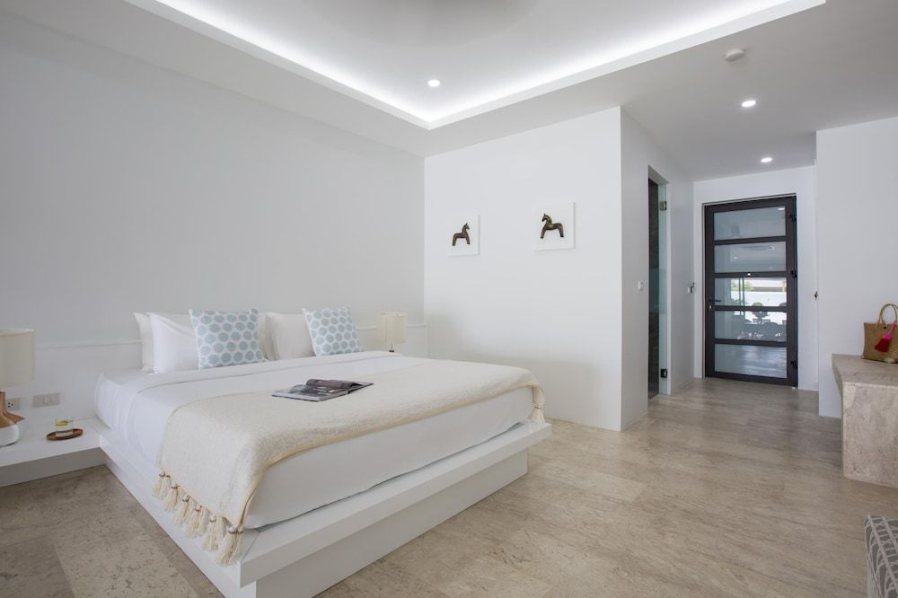 Skye Beach Hotel 1 Bedroom Pool Suite 2