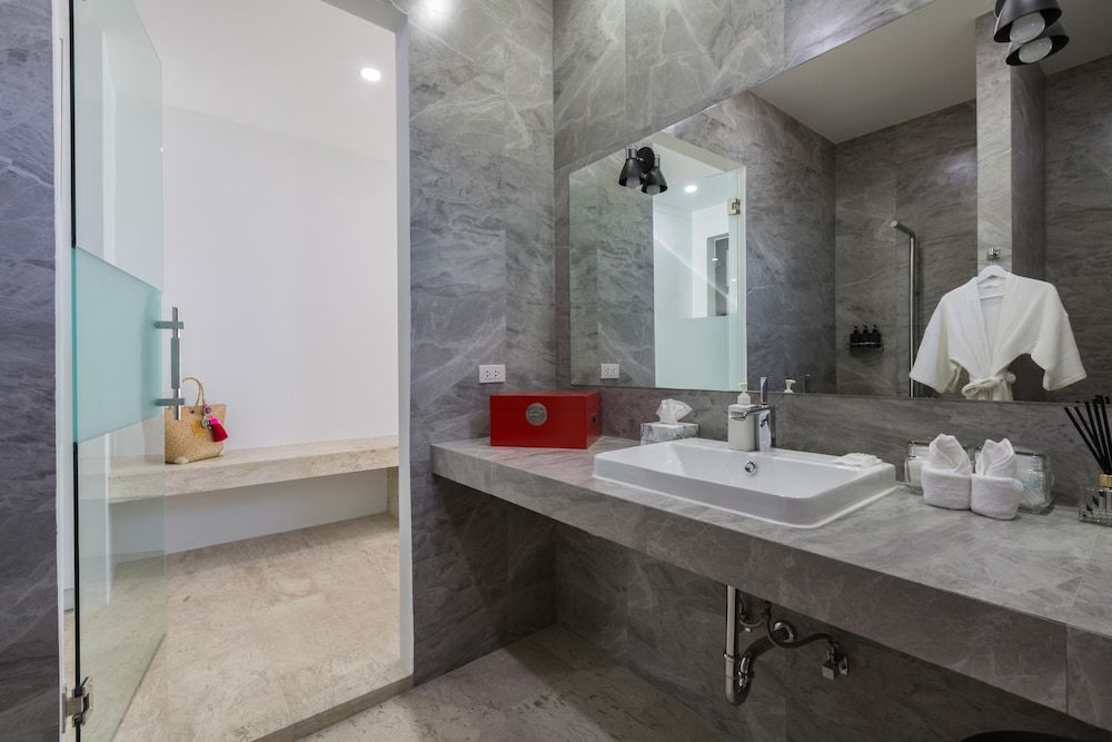 Skye Beach Hotel 1 Bedroom Pool Suite 7