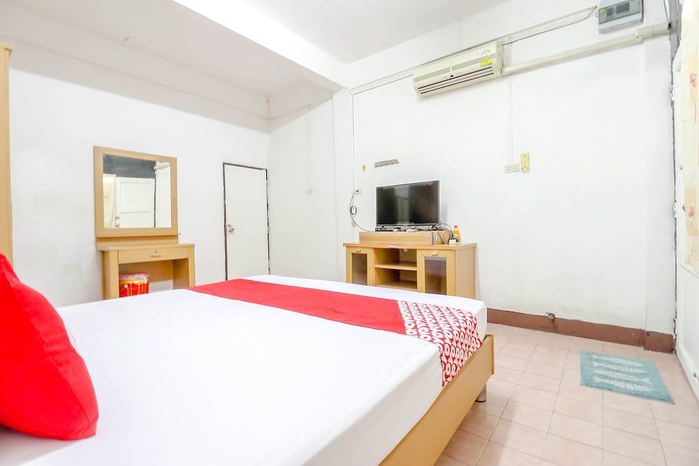 OYO 525 MRT Phetkasem 48 Place Standard Double Room 12
