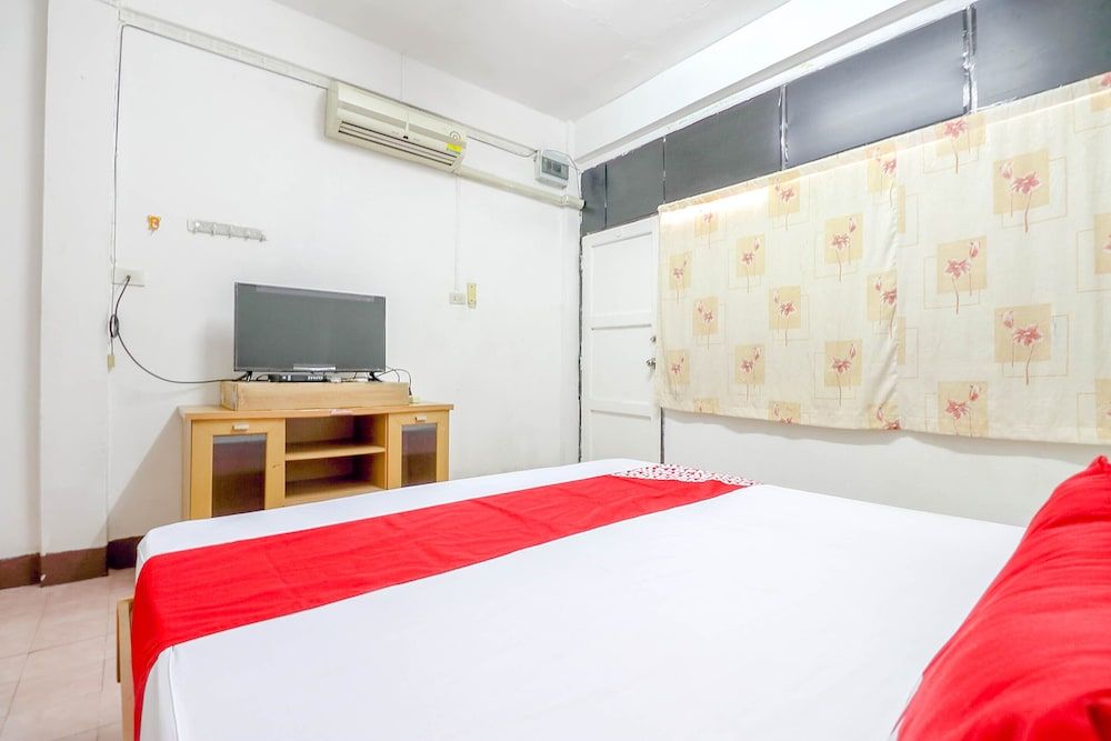 OYO 525 MRT Phetkasem 48 Place Standard Double Room 11
