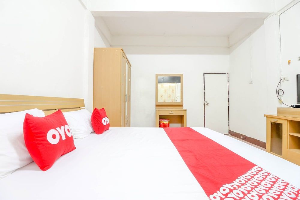 OYO 525 MRT Phetkasem 48 Place Standard Double Room 8