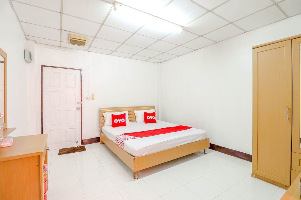 undefined OYO 525 MRT Phetkasem 48 Place 10