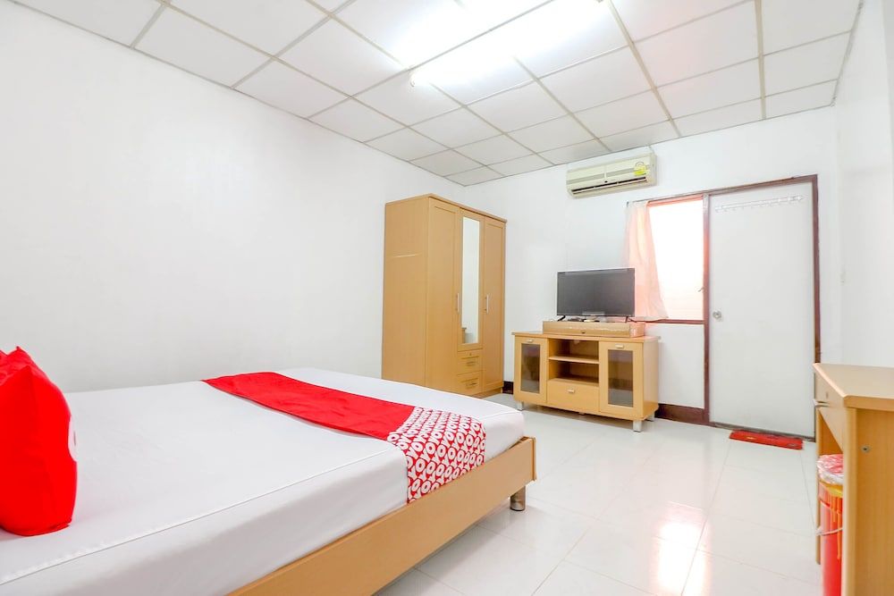 OYO 525 MRT Phetkasem 48 Place Standard Double Room 9