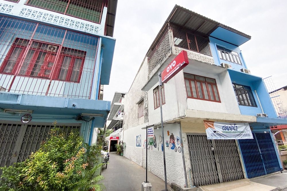 undefined OYO 525 MRT Phetkasem 48 Place 3