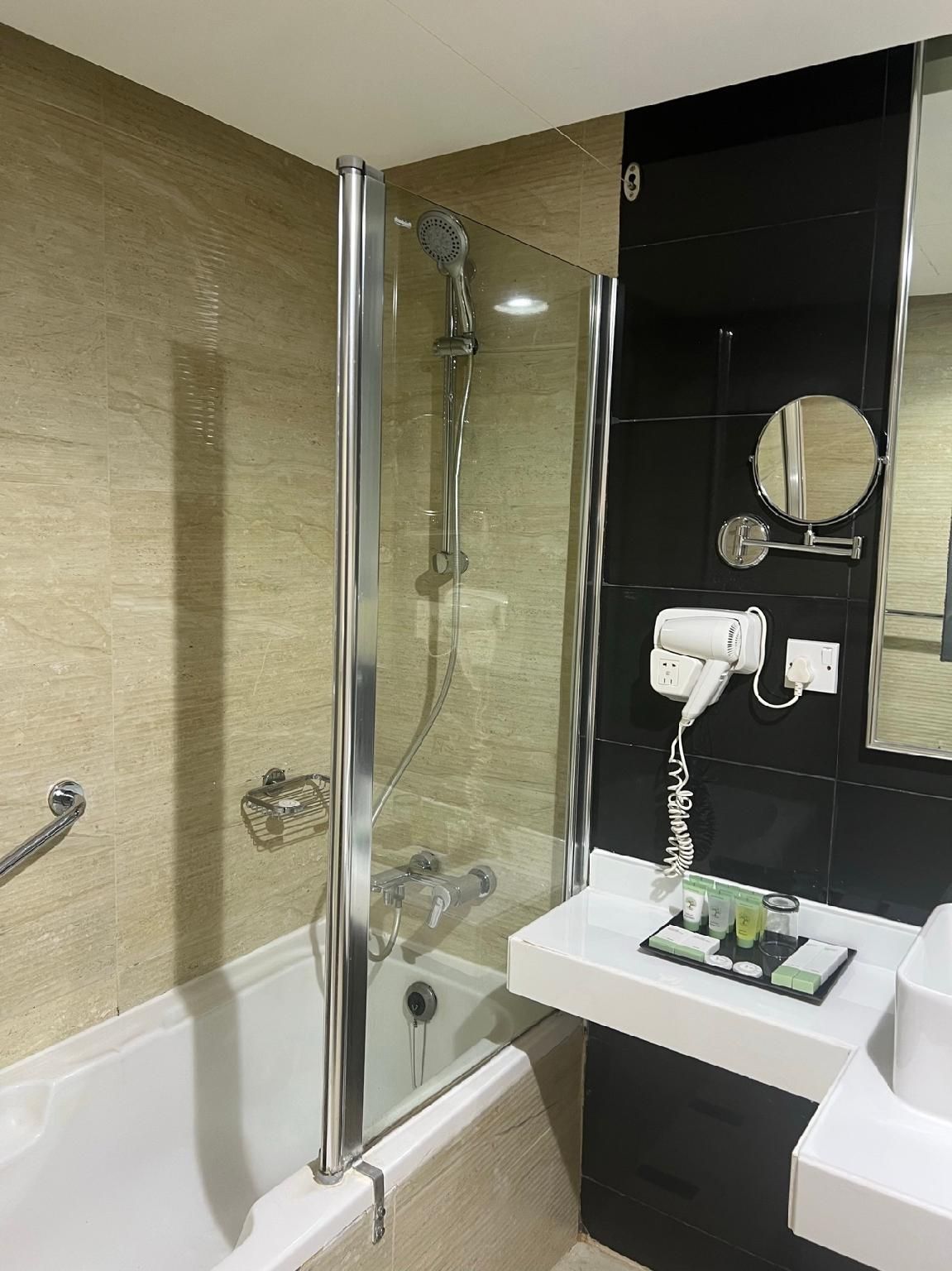Pearl Swiss Hotel Superior Twin 14