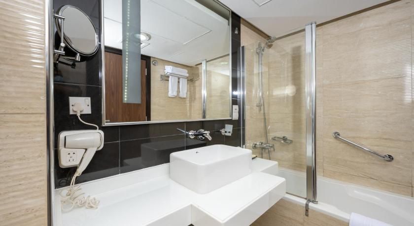 Pearl Swiss Hotel Superior Twin 12