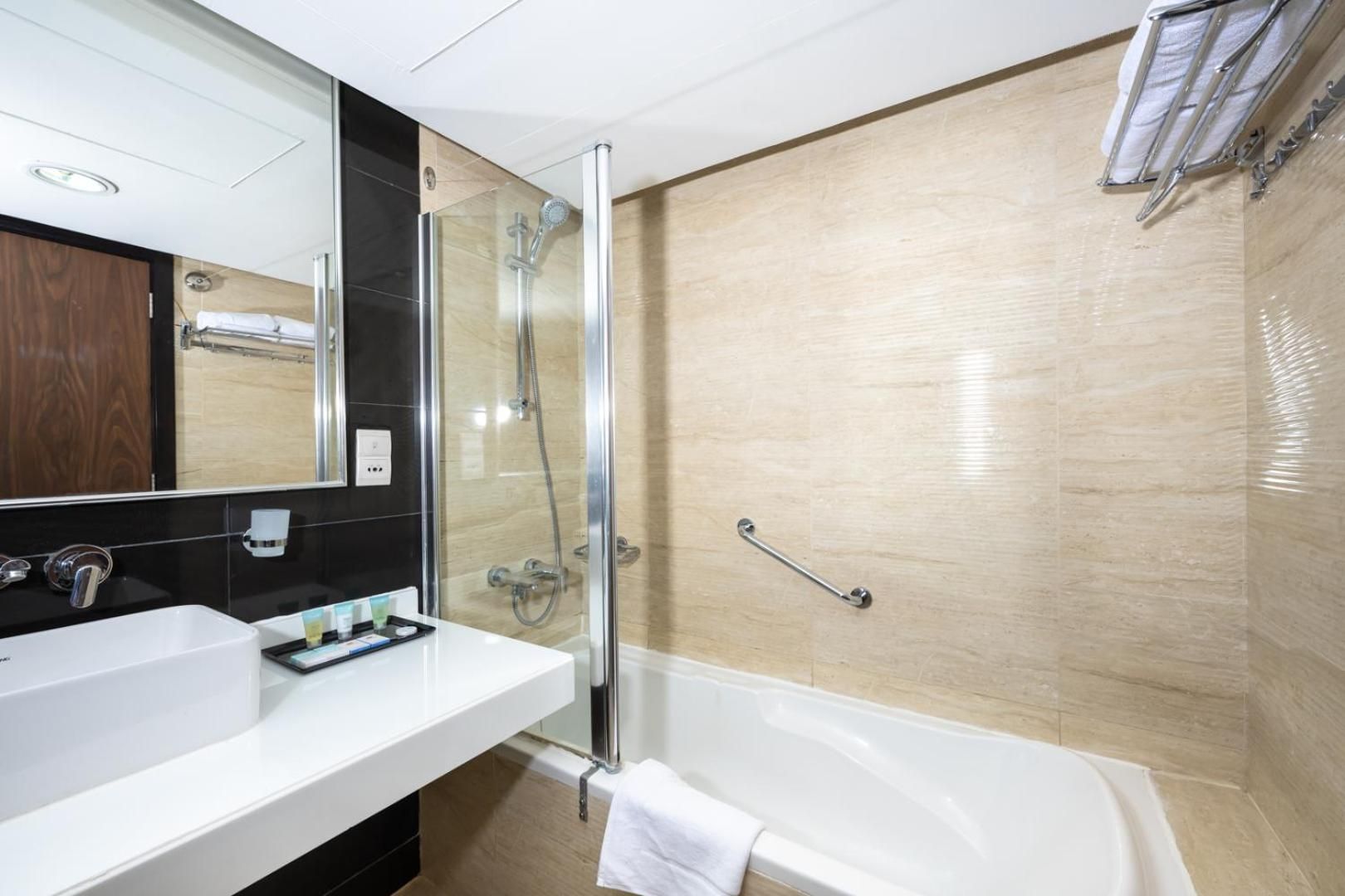 undefined Pearl Swiss Hotel 7