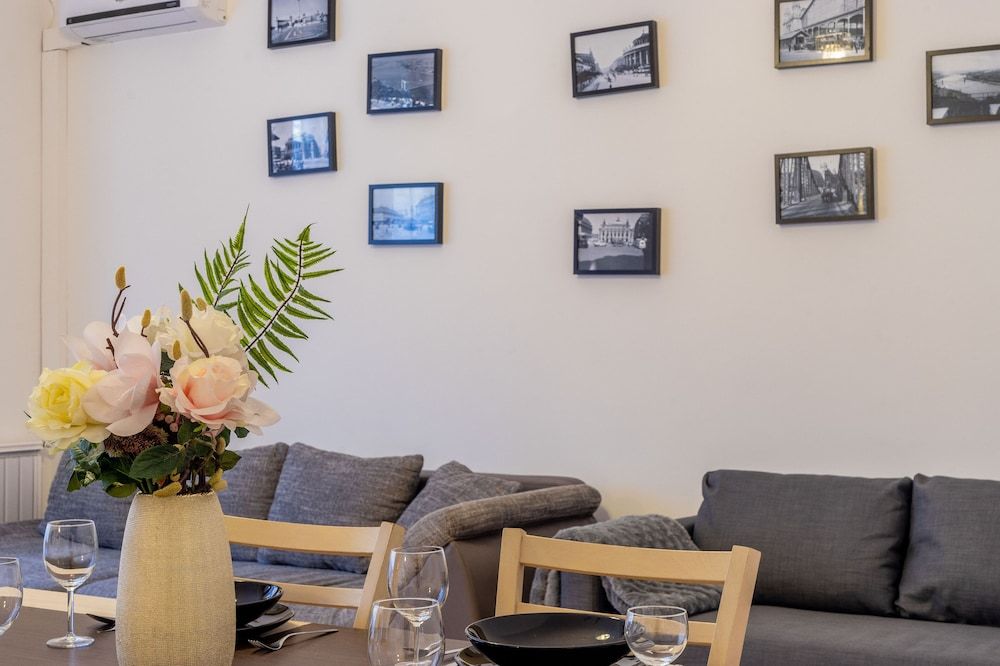 undefined Real Apartments Lovag 6