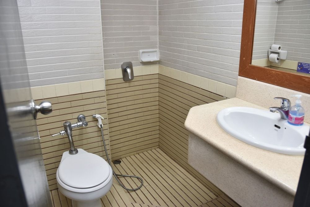 Mad Monkey Bangkok Hostel - Adults Only Standard Twin Bunk 4