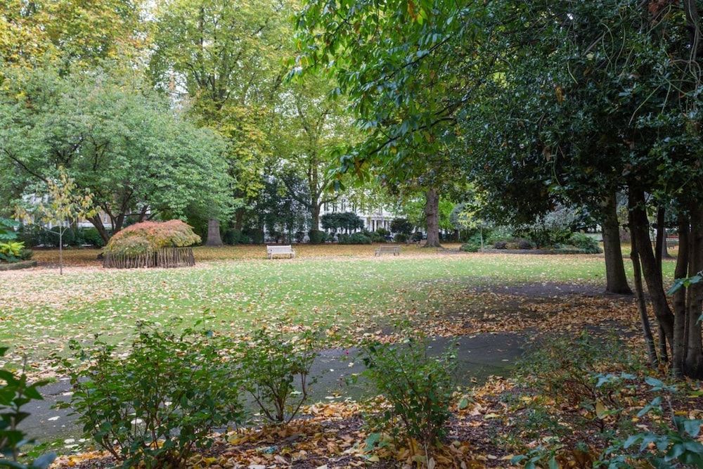 Elegant 3 Bedroom Home Located in South Kensington Apartment (3 Bedrooms) 37