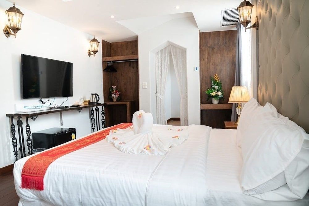 undefined Athena Hotel Bangkok 4