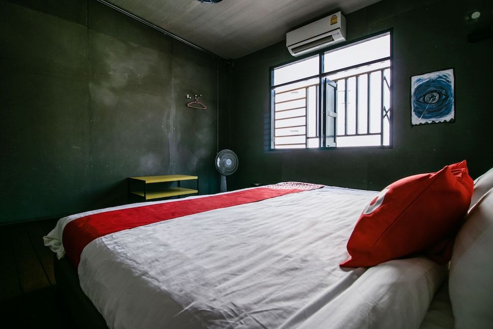 OYO 505 Ente Space Hostel Double Room, Shared Bathroom 4