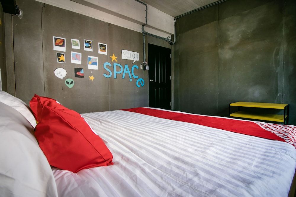 OYO 505 Ente Space Hostel Double Room, Shared Bathroom 6
