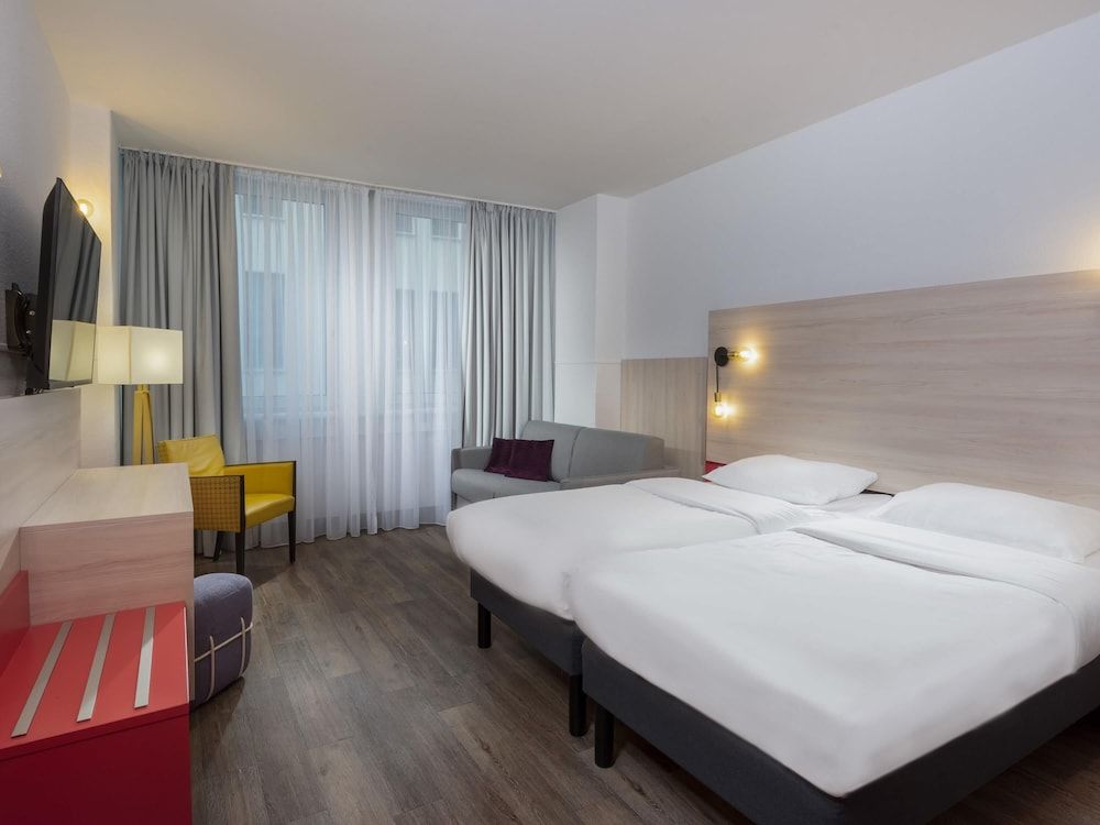 undefined greet Berlin Alexanderplatz 2