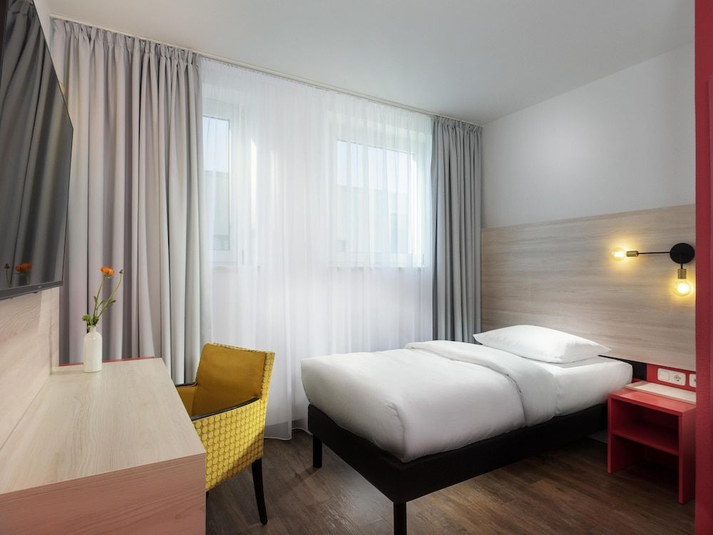 undefined greet Berlin Alexanderplatz 8