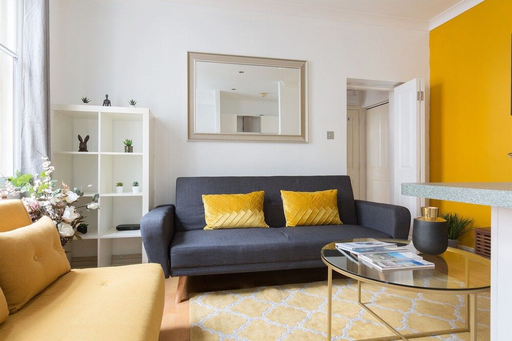 The Aldgate Flats Apartment 13