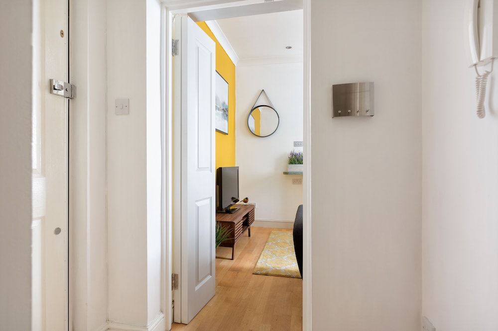 The Aldgate Flats Apartment 18