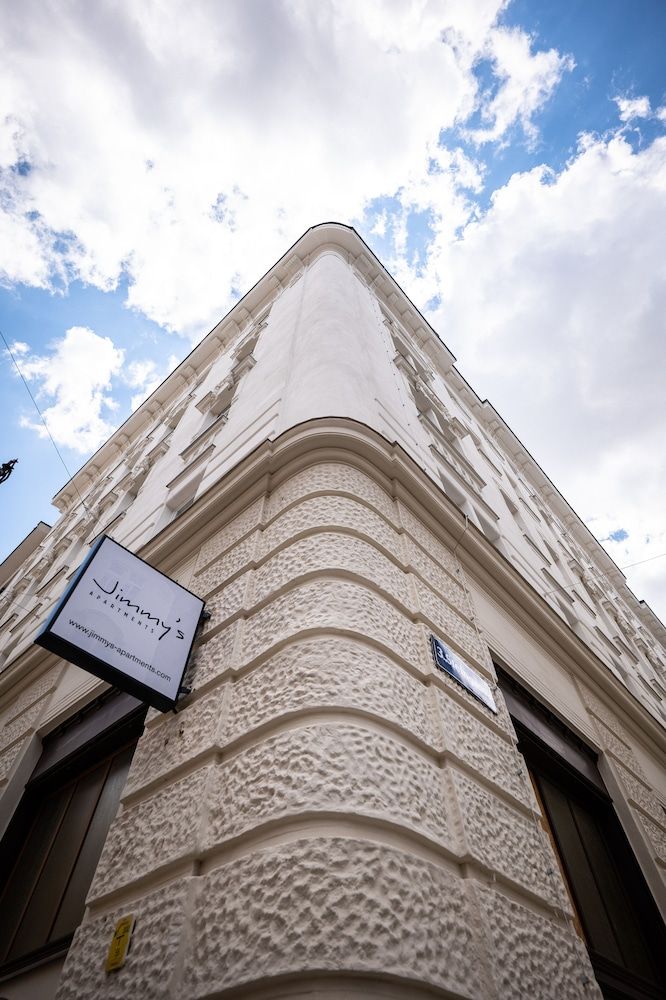 undefined Jimmy's Apartments Emerald 5