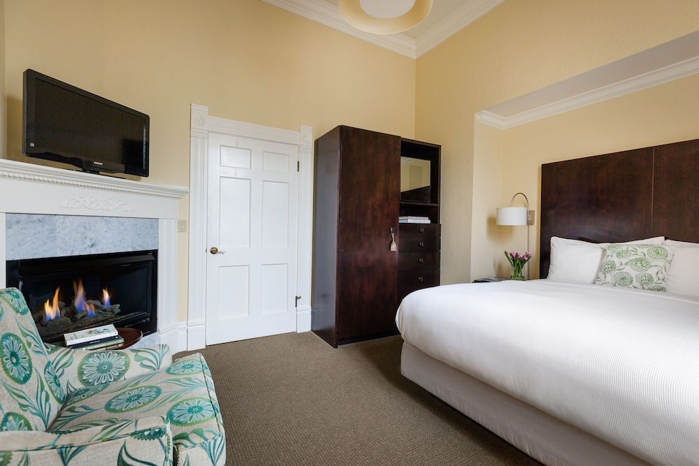 Healdsburg Inn on the Plaza, A Four Sisters Inn Healdsburg Queen 2