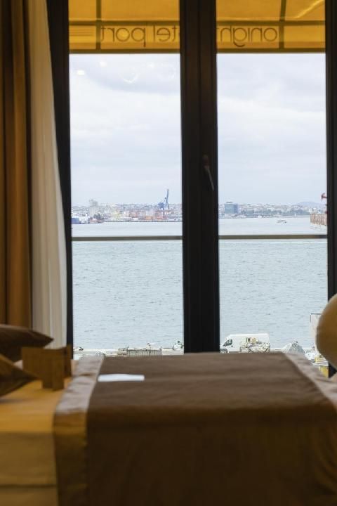 undefined Tonight Hotel Port 7