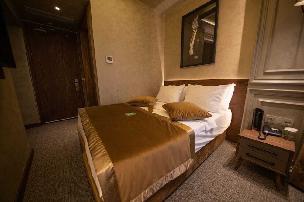 undefined Tonight Hotel Port 3