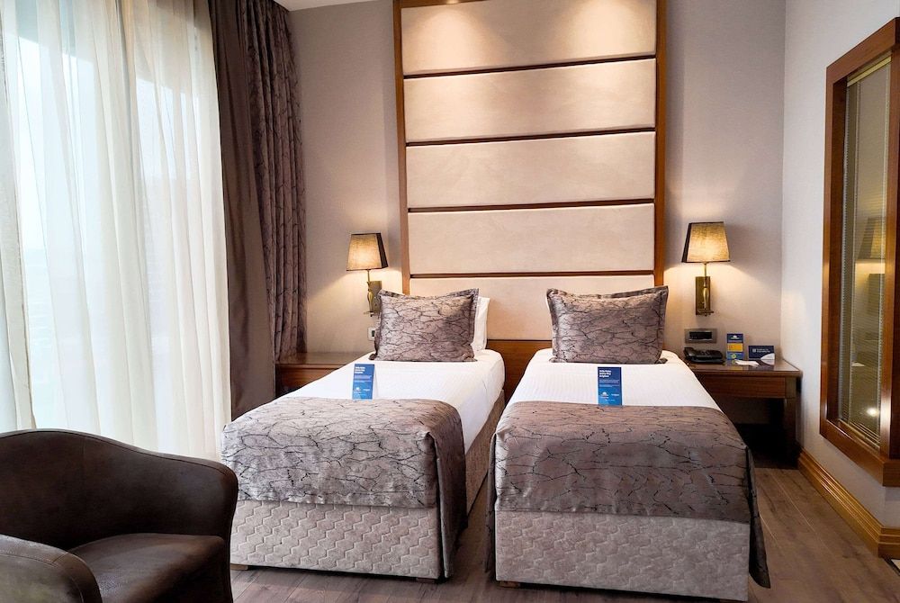 Days Hotel by Wyndham Istanbul Maltepe Room, 2 Twin Beds, City View 3