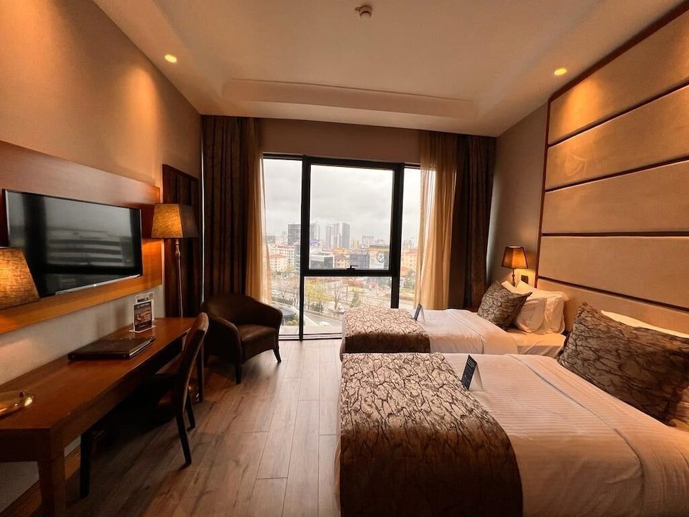 Days Hotel by Wyndham Istanbul Maltepe Room, 2 Twin Beds, City View 2