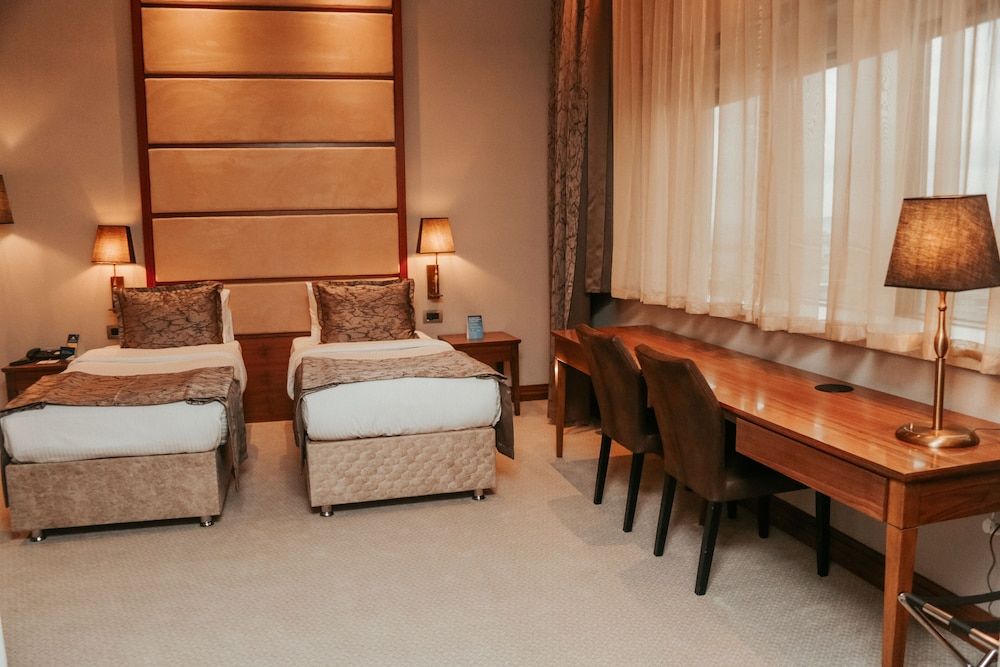 Days Hotel by Wyndham Istanbul Maltepe Room, 2 Twin Beds, City View 5