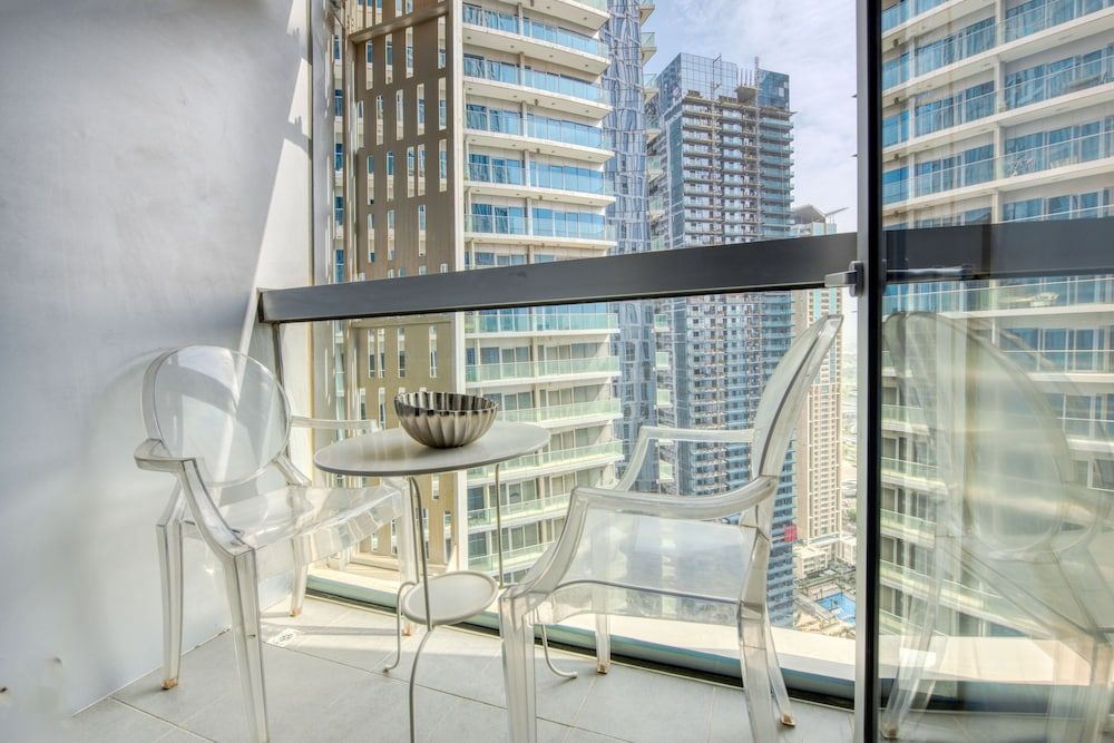 undefined R&H Cayan Tower 6