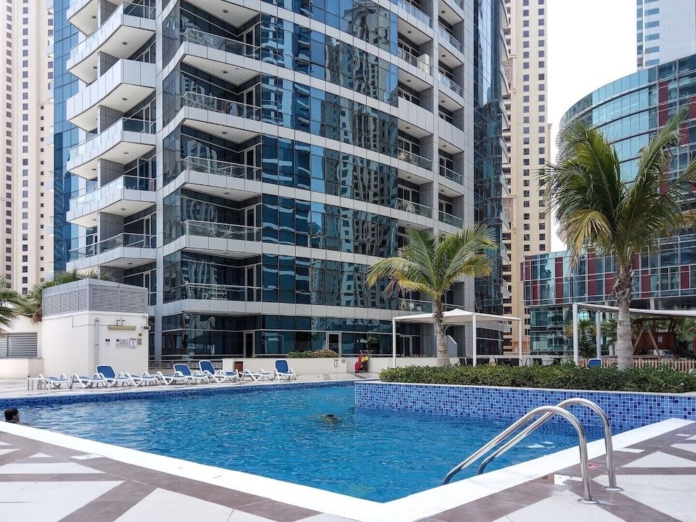 undefined Panoramic 1BR Apartment In Dubai Marina