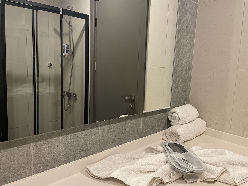 Agora Royal Residence Deluxe Studio Suite 9