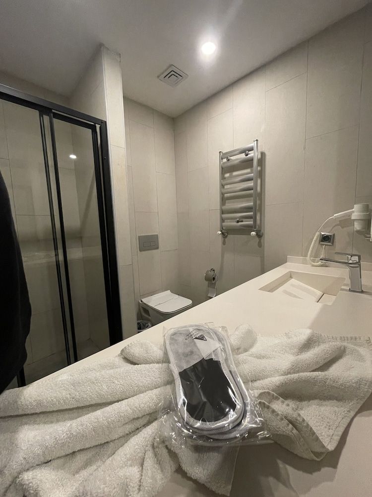 Agora Royal Residence Deluxe Studio Suite 7