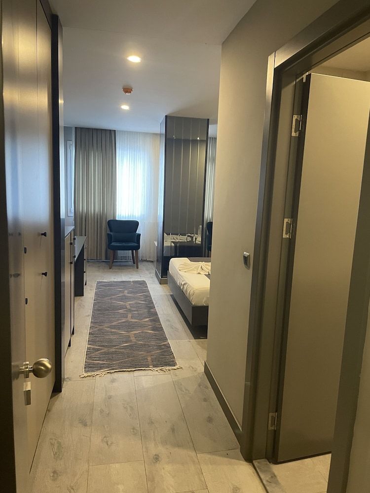 Agora Royal Residence Deluxe Studio Suite 11
