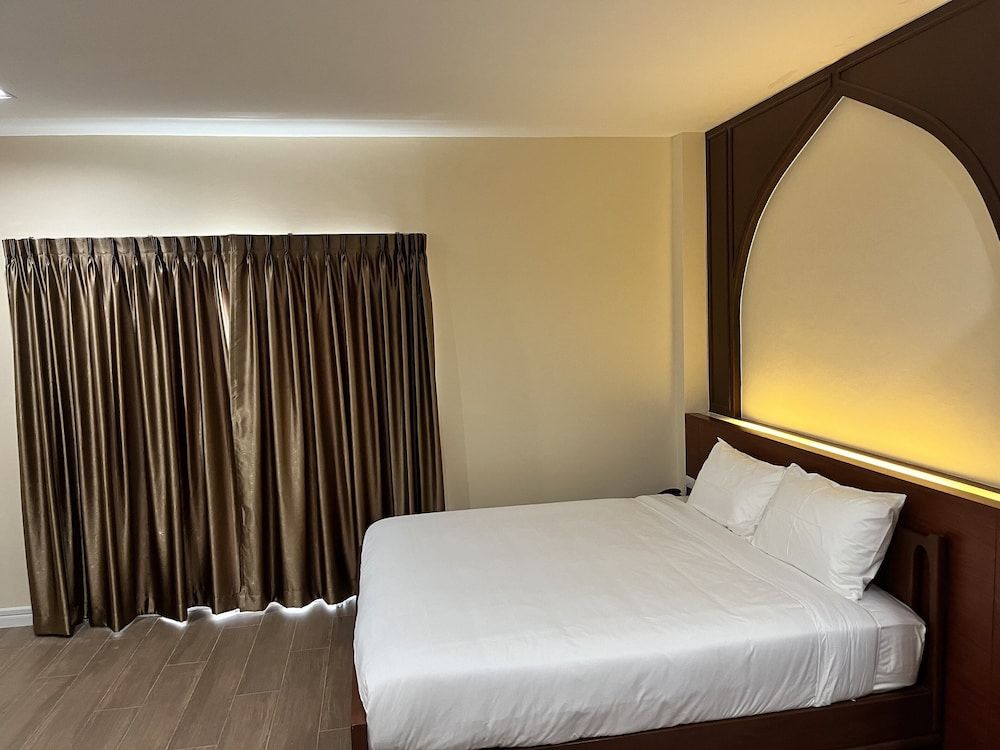 undefined Anwari Hotel 5