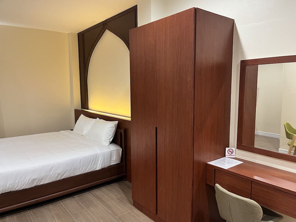 undefined Anwari Hotel 4