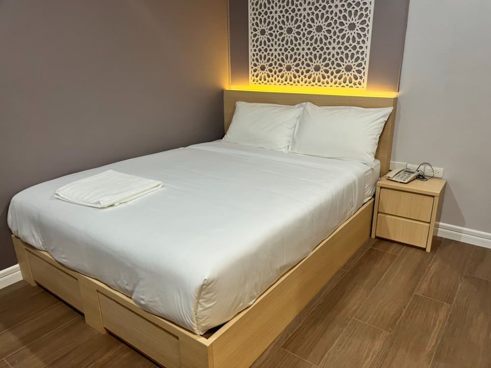 Anwari Hotel Standard Room 5