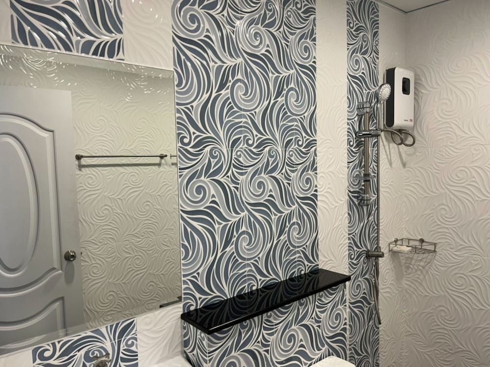 Anwari Hotel Standard Room 8