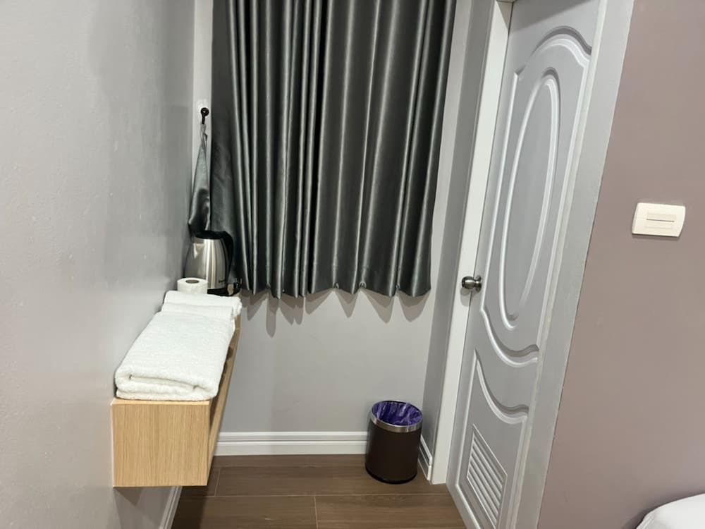 Anwari Hotel Standard Room 12