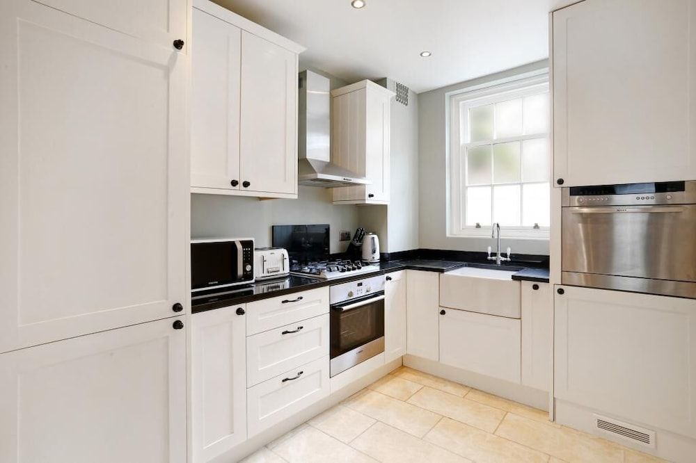 undefined Stylish 2BR in the Centre of Westminster! 8