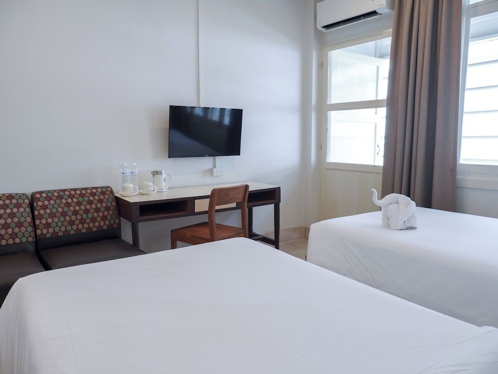 undefined Niagara Hotel 10