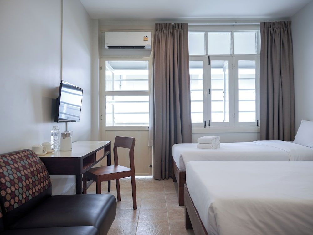 undefined Niagara Hotel 9