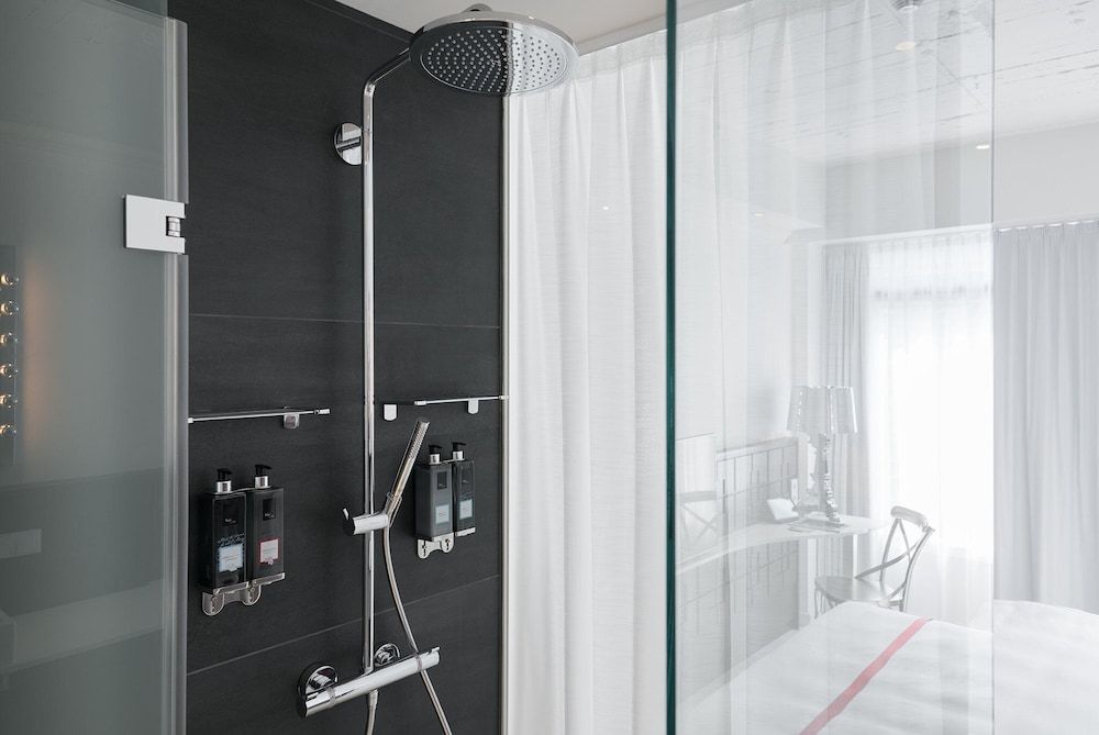 undefined Ruby Lucy Hotel London by IHG 6