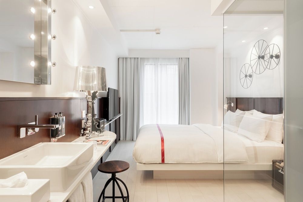 undefined Ruby Lucy Hotel London by IHG 9