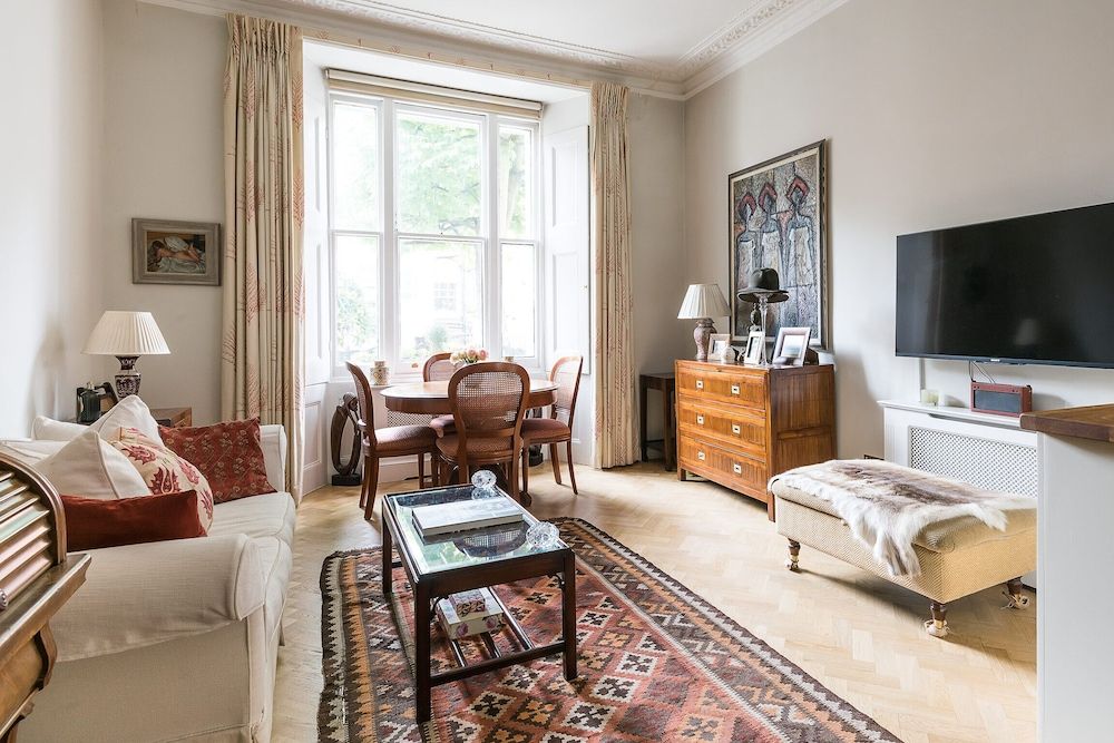 Distinctive Kensington 1-bed flat One-Bedroom Apartment 11