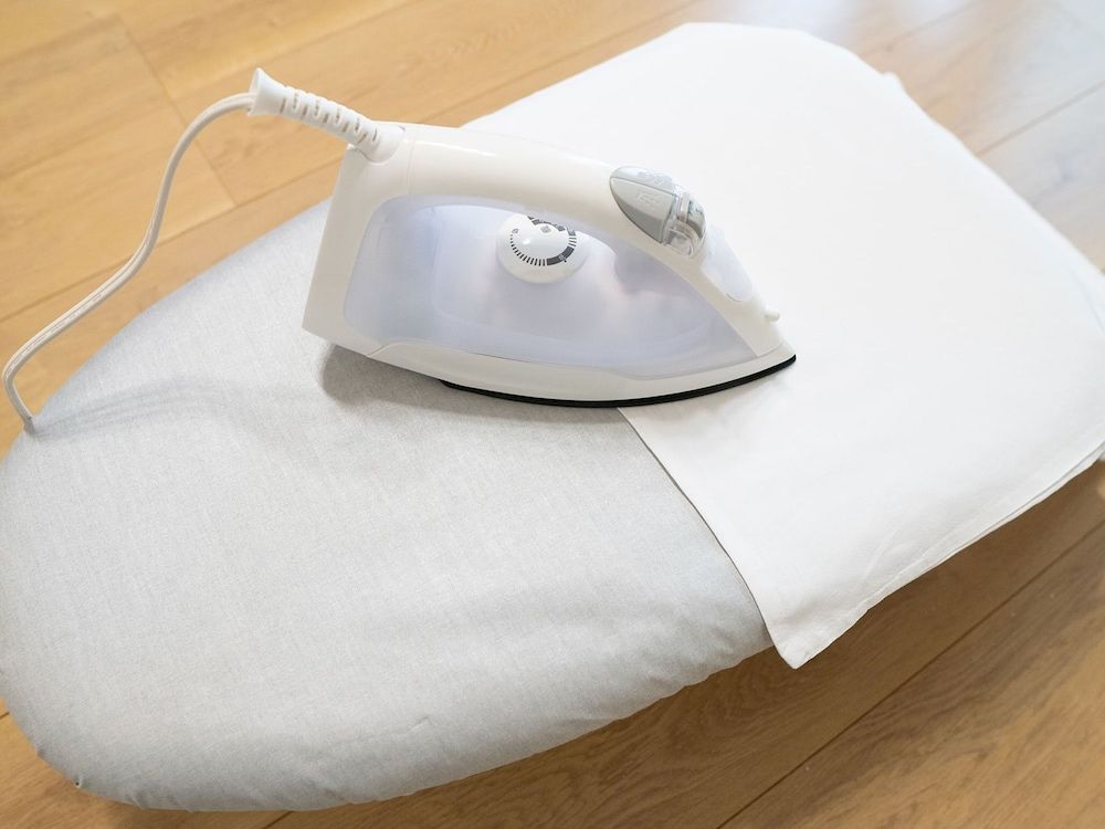 Iron/Ironing Board